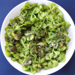 Pasta with Spinach Herb Sauce