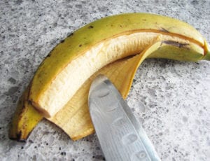 How to peel a plantain