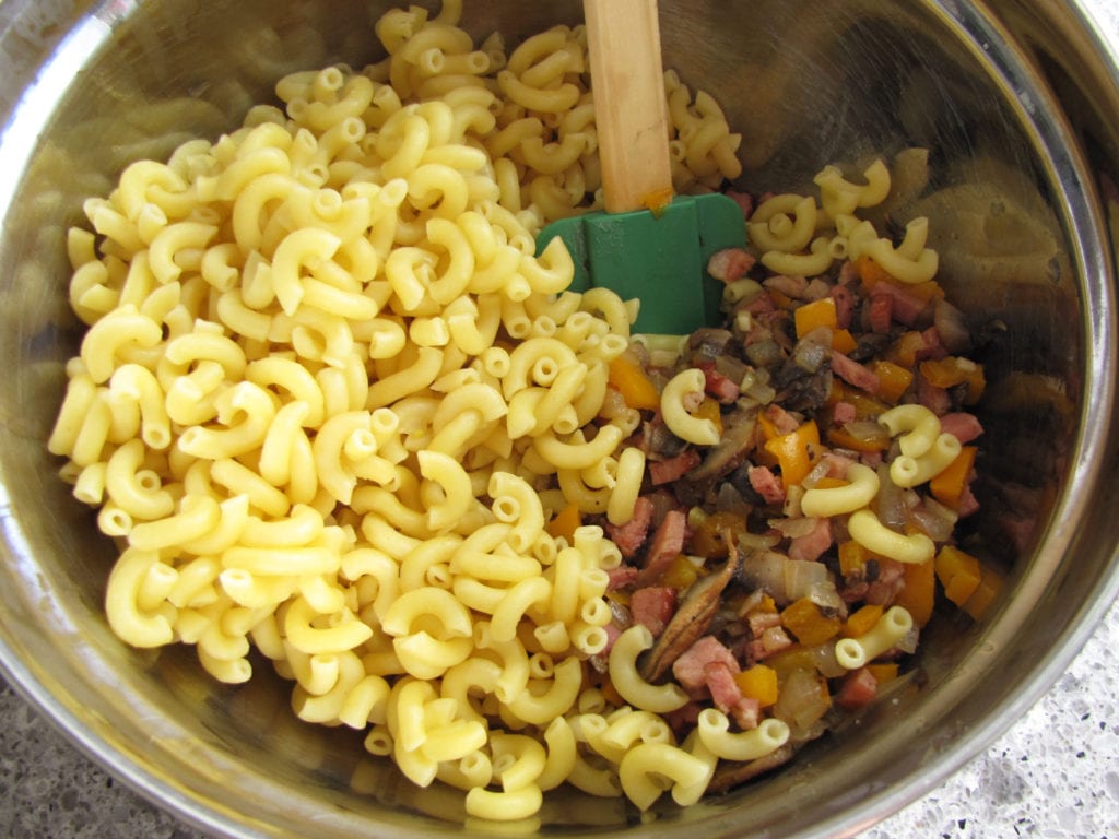 cooked elbow macaroni with sautéed ham veggie mixture