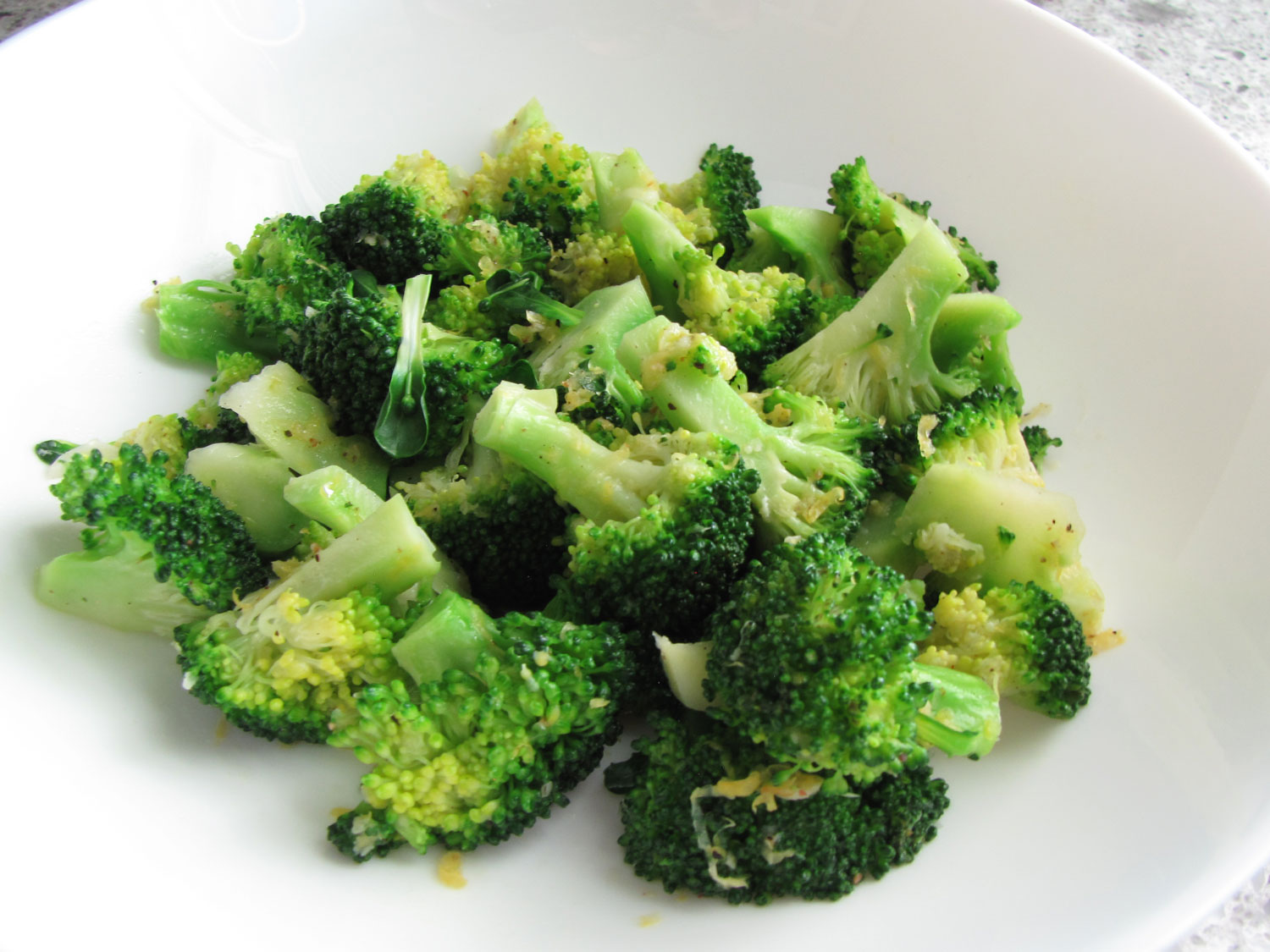 Lemony Garlicky Broccoli